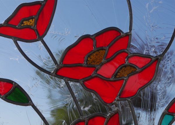 fleurs de coquelicots en vitrail au plomb