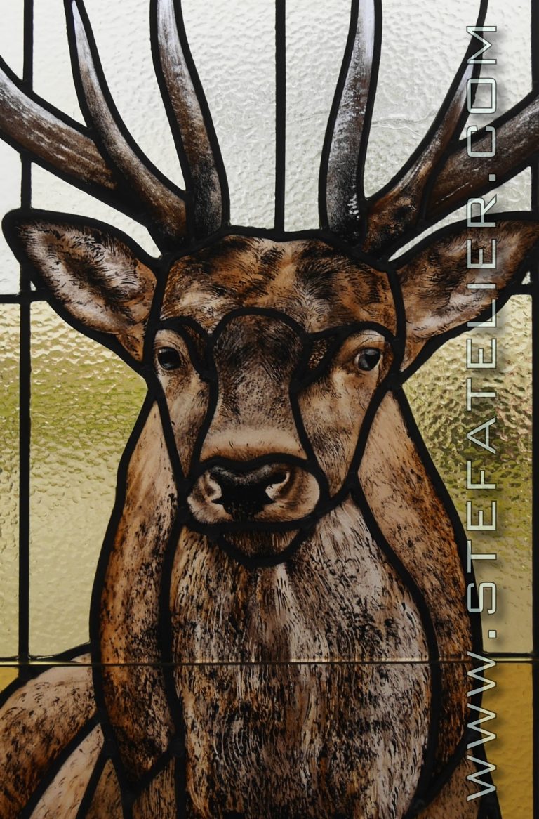 vitrail-cerf-gros-plan