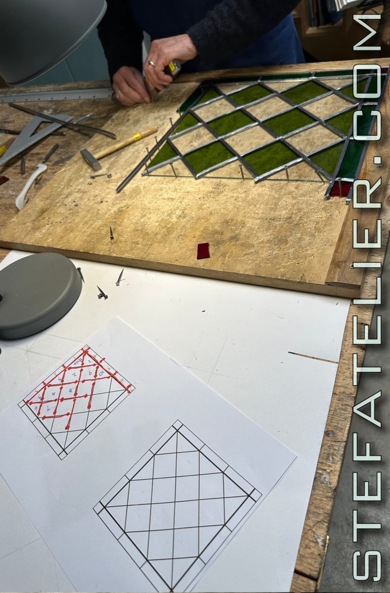 vitrail de losanges stage de vitrail de mai