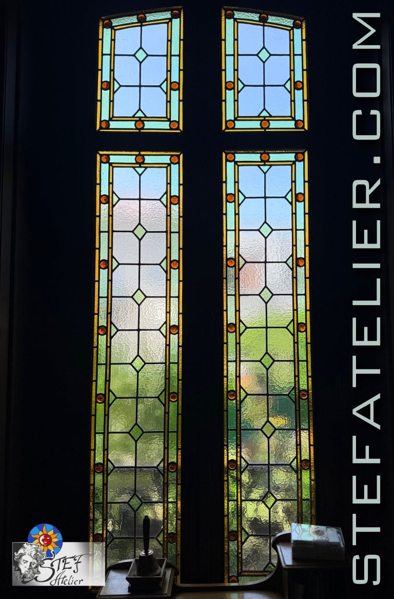 vitrail vitrerie style 18ème en verre cathédral à relief