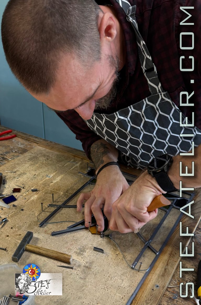 montage en plombs stage de vitrail du mois de novembre