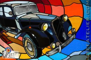 vitrail motif de voiture une traction noire